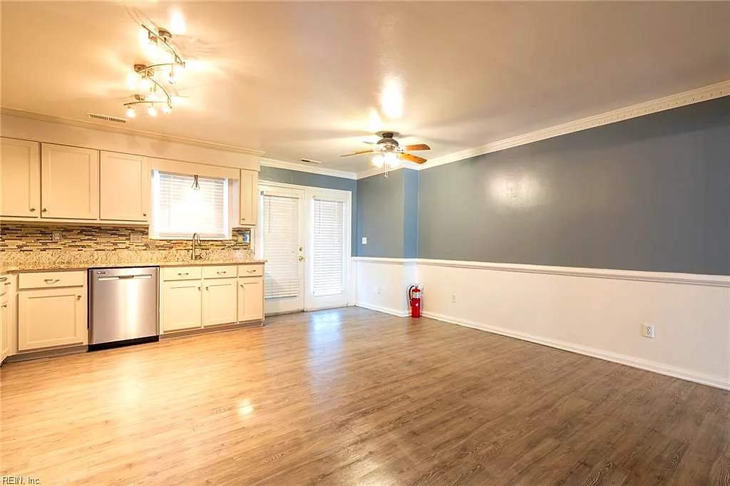 5518 Gates Landing Rd, Virginia Beach — photo