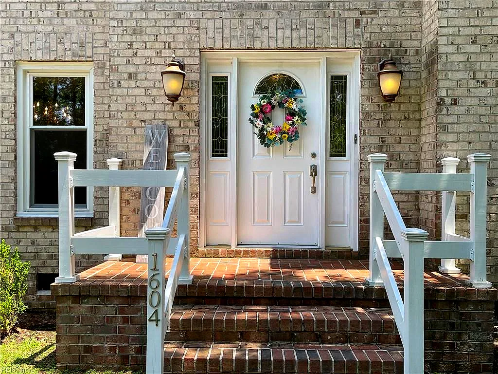 1604 Grey Friars CHSE, VIRGINIA BEACH VA 23456