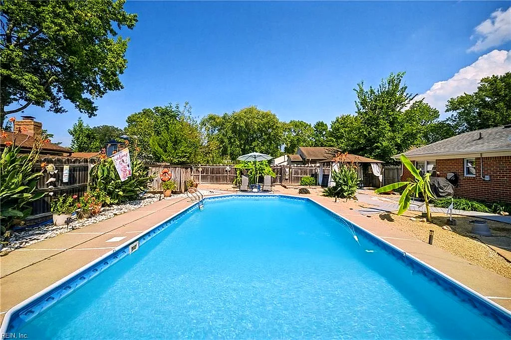 608 Brookside Ct, Virginia Beach — photo