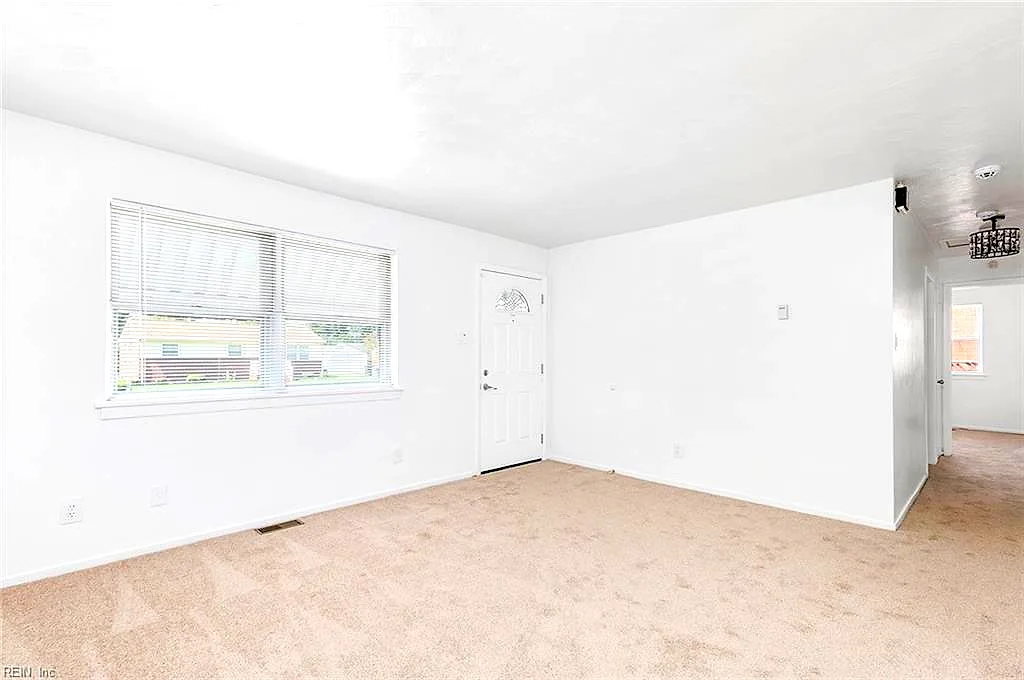 19 Cornelius Dr, Hampton — photo