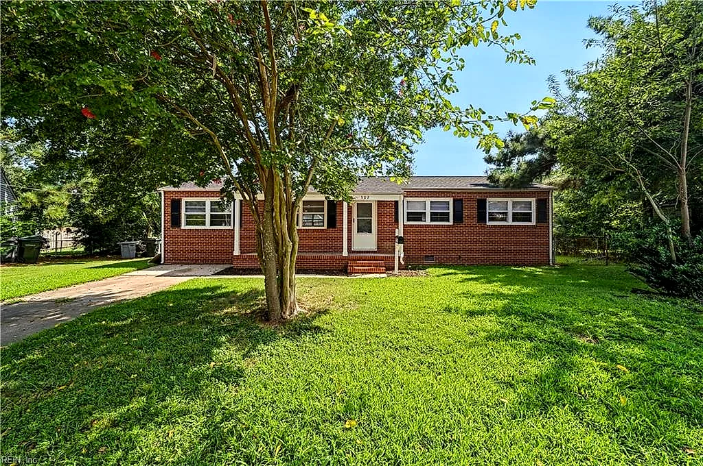 502 Regina CT, HAMPTON VA 23669