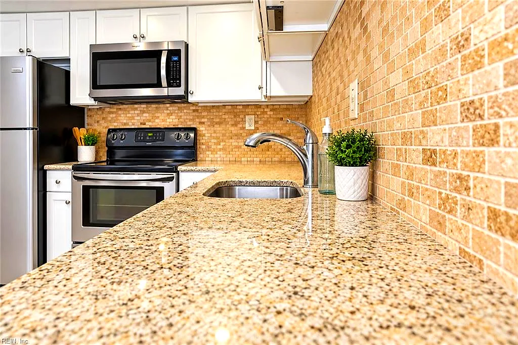 3149 Page Ave #123, Virginia Beach — photo