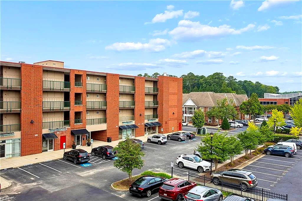 230 Nat Turner BLVD #3013, NEWPORT NEWS VA 23606
