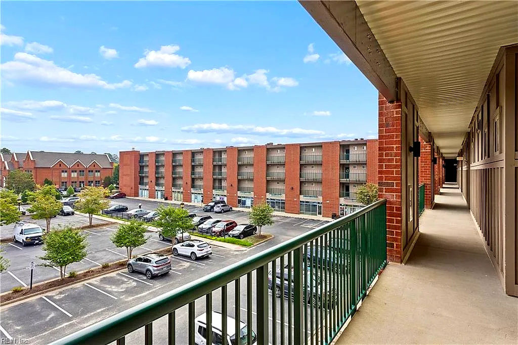 230 Nat Turner Blvd #3013, Newport News — photo