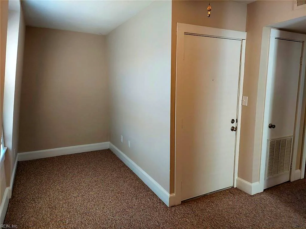 348 Washington St #5, Portsmouth — photo