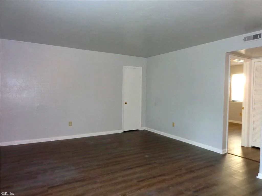 1428 Picadilly St #1, Norfolk — photo