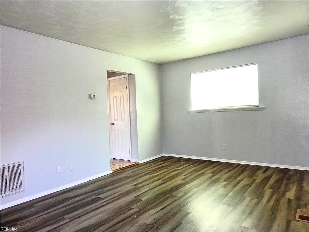 1625 W Pembroke Ave #19, Hampton — photo