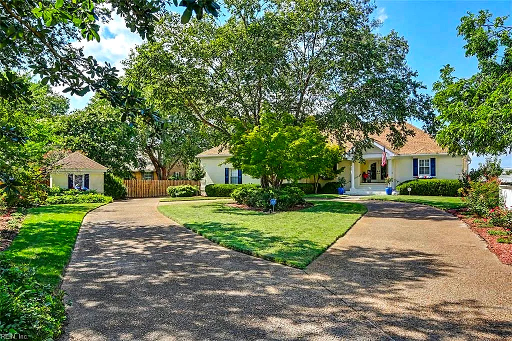 70 Old Meribeth RD, HAMPTON VA 23669