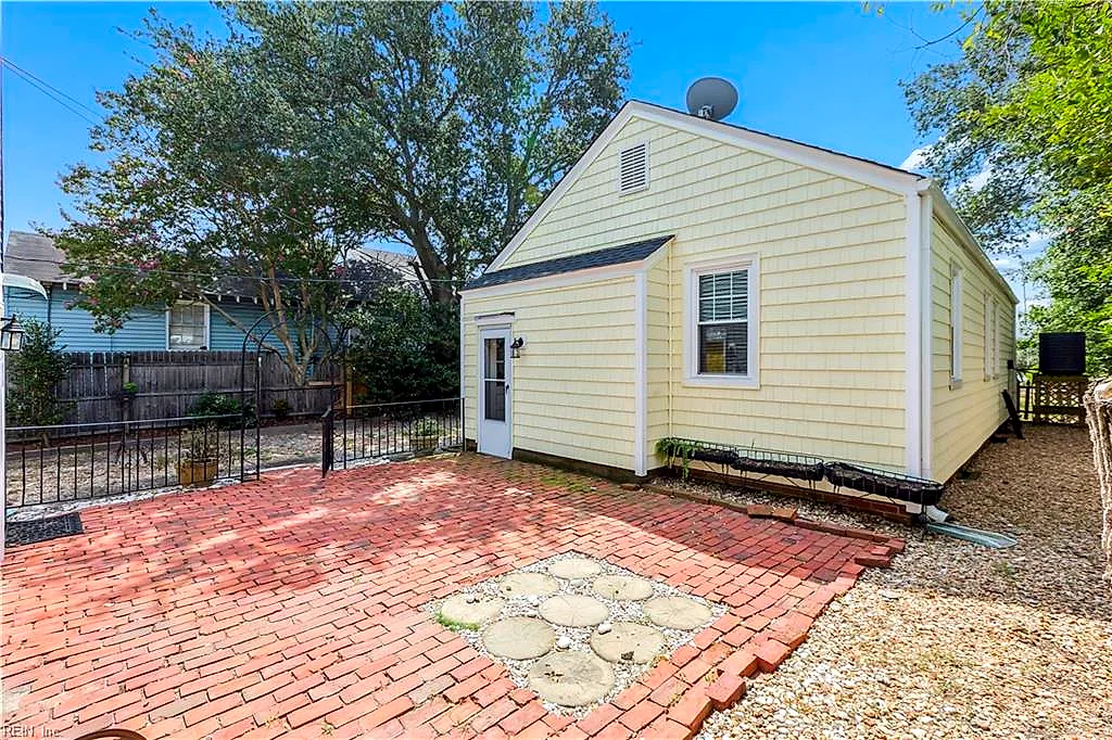 937 Little Bay Ave, Norfolk — photo
