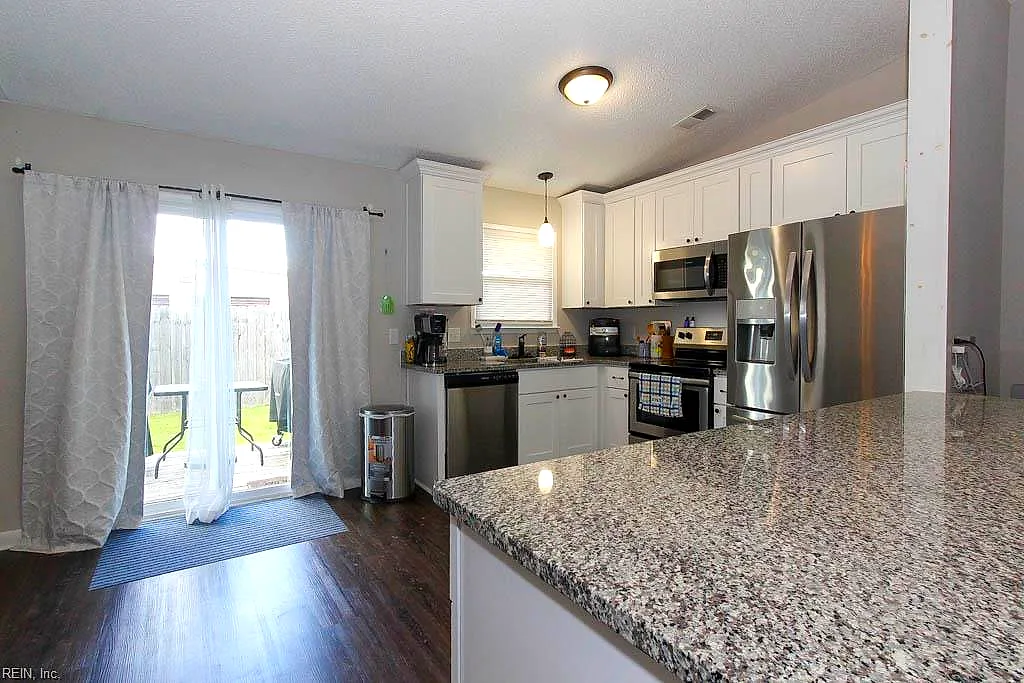 3328 Waterman Rd, Virginia Beach — photo