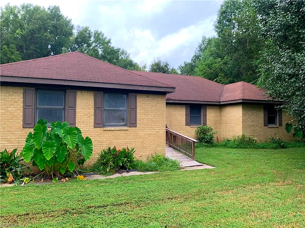 1466 Spring Meadow Ln, Suffolk — photo