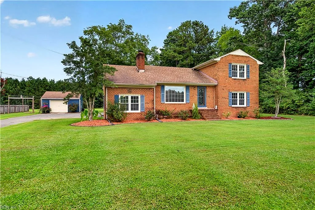 1008 Dutch Rd, Suffolk — photo