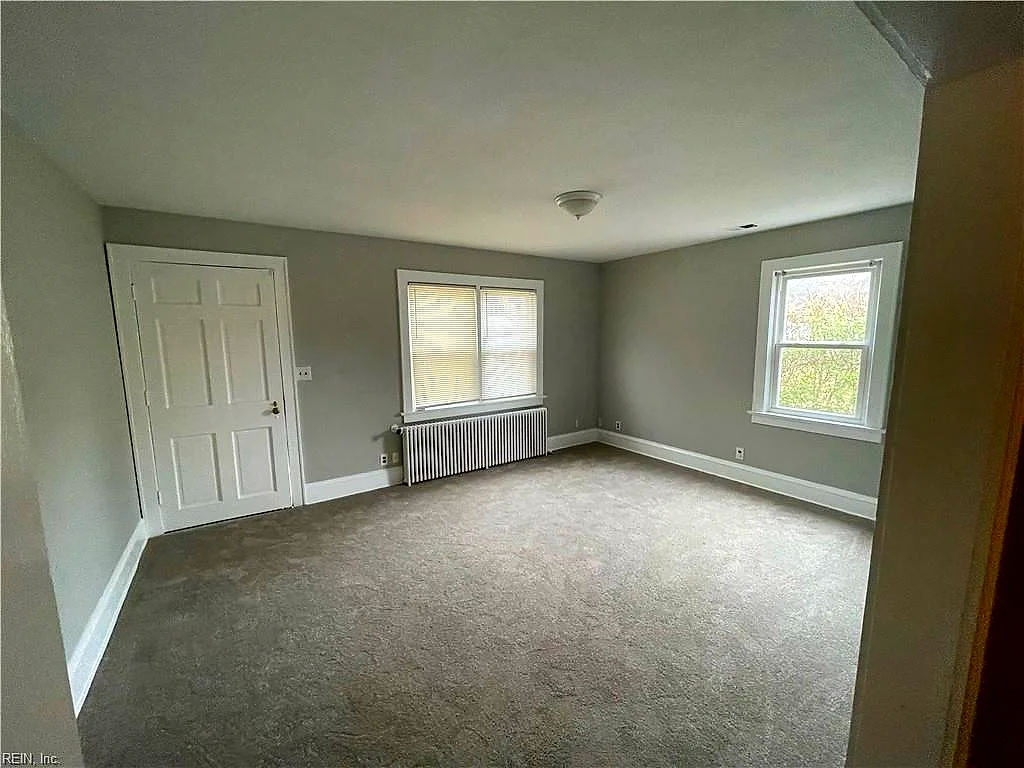 1547 Melrose Pw, Norfolk — photo