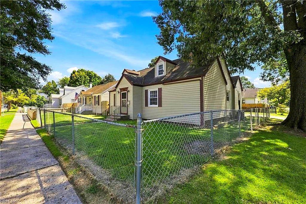 133 Leicester Ave W, Norfolk — photo