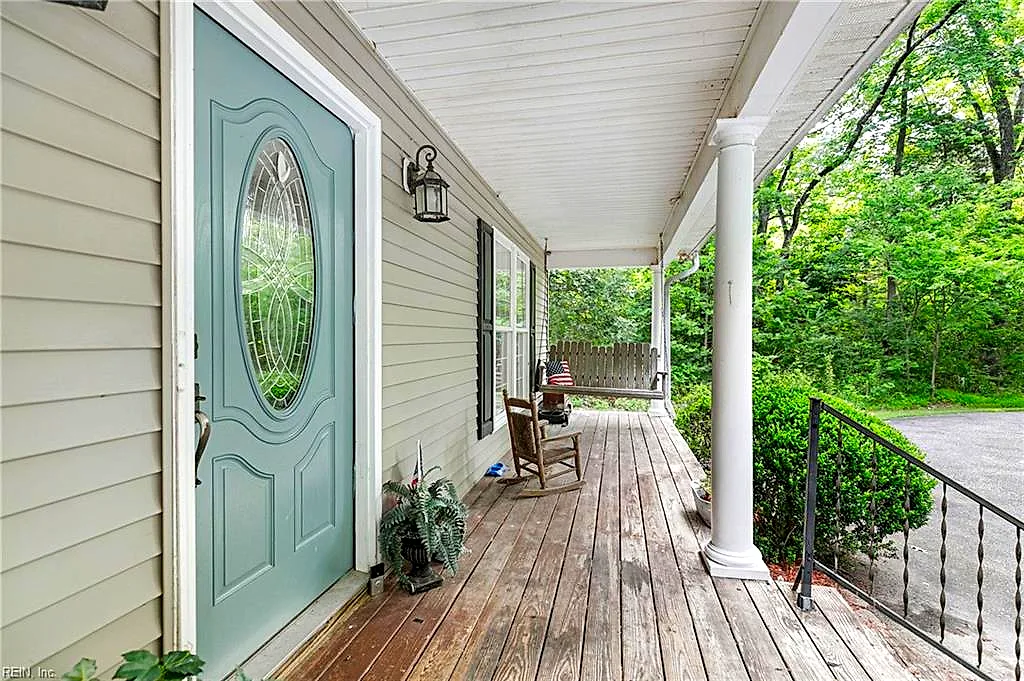 5494 T C Walker Rd, Gloucester — photo