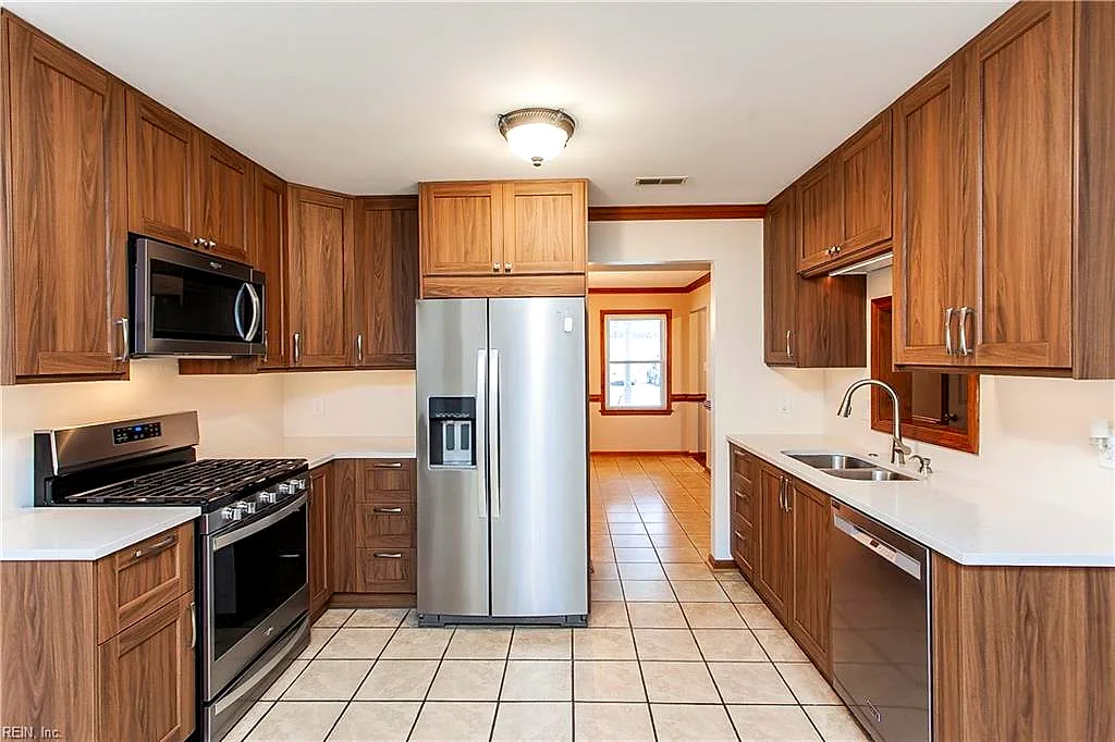 1612 Wasserman Ct, Virginia Beach — photo