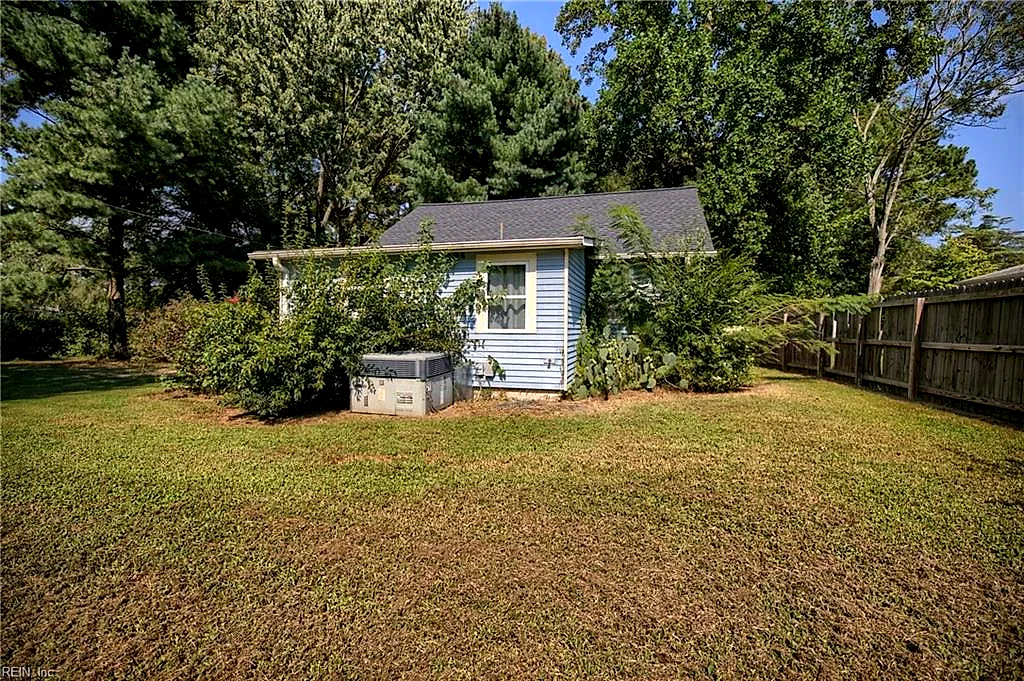 7275 Bray Rd, Hayes — photo
