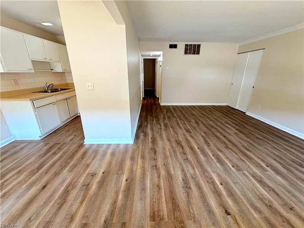 1126 Sparrow Rd #1, Chesapeake — photo