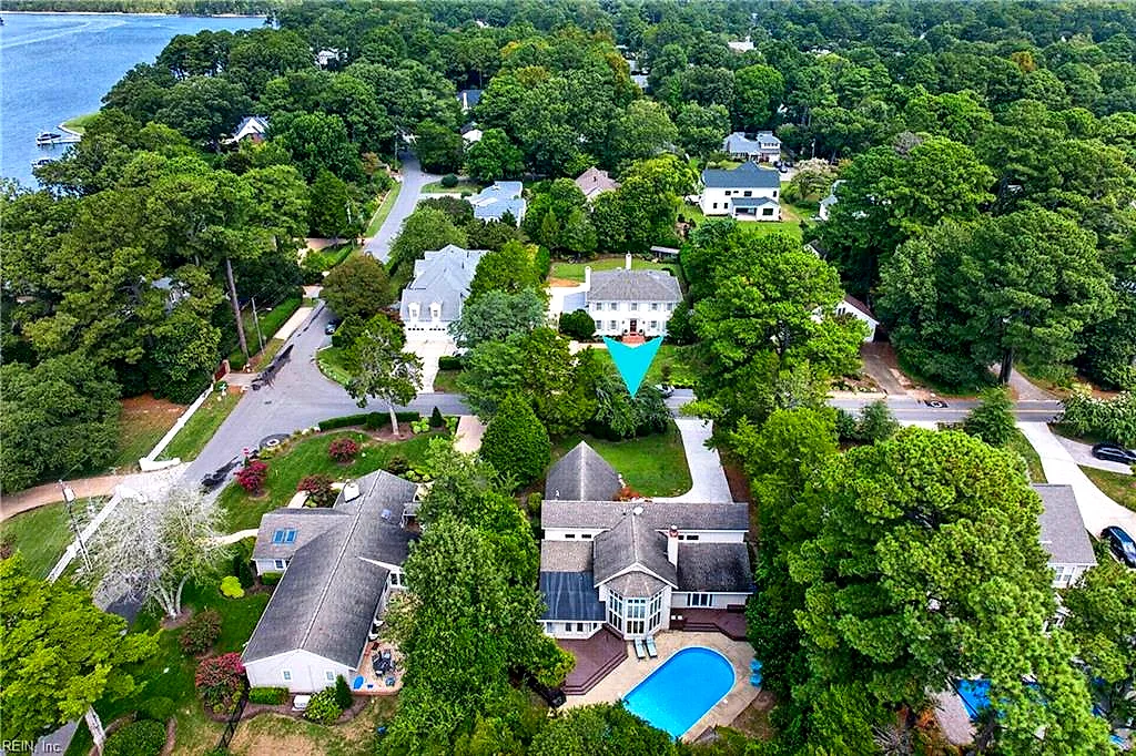 1125 Bay Colony DR, VIRGINIA BEACH VA 23451