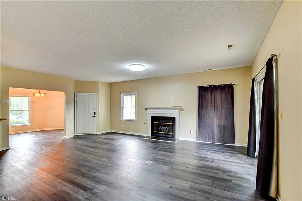 922 Willow Pt, Newport News — photo