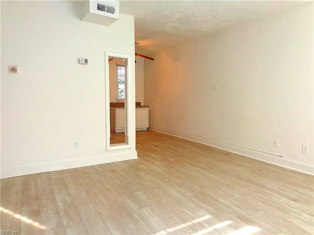 2020 E Ocean View Ave #3, Norfolk — photo