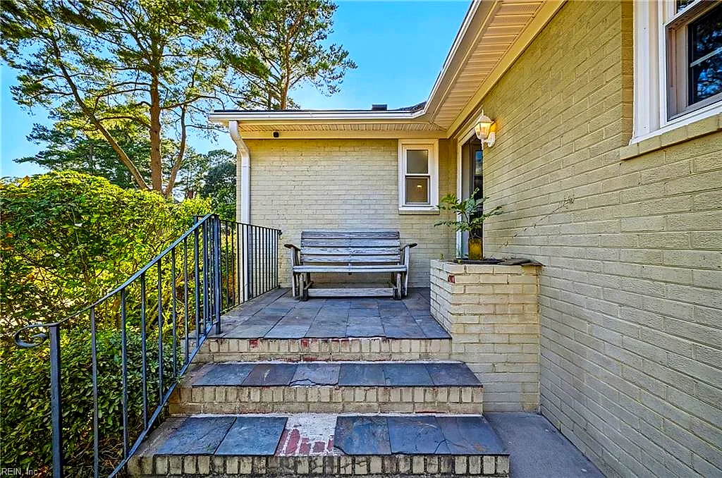 4400 Duke Dr, Portsmouth — photo