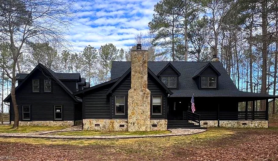 1910 Hallmark WAY, CHESAPEAKE VA 23323