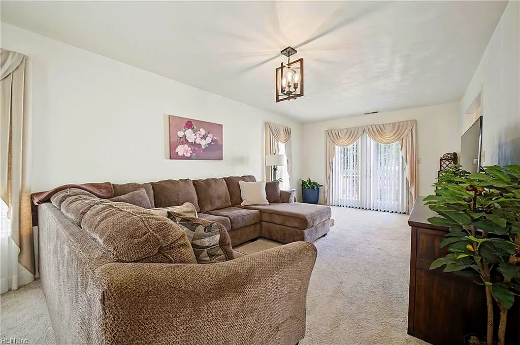 2840 Gate House Rd, Norfolk — photo