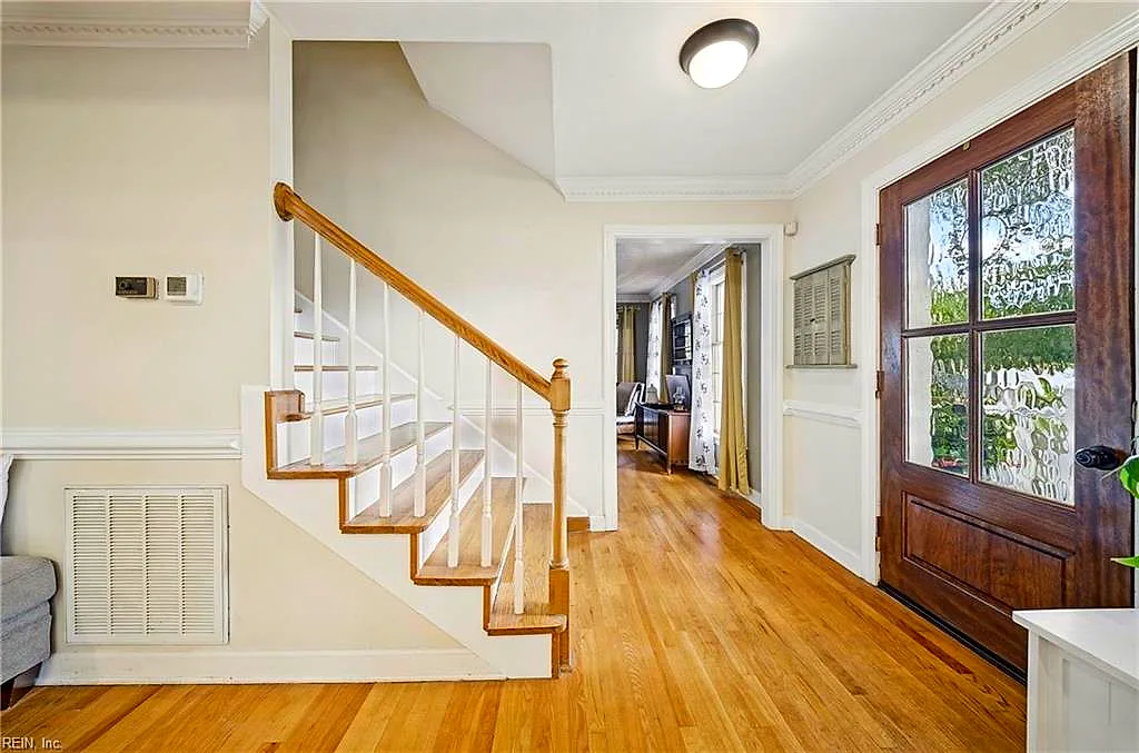 387 Brock Cir, Norfolk — photo