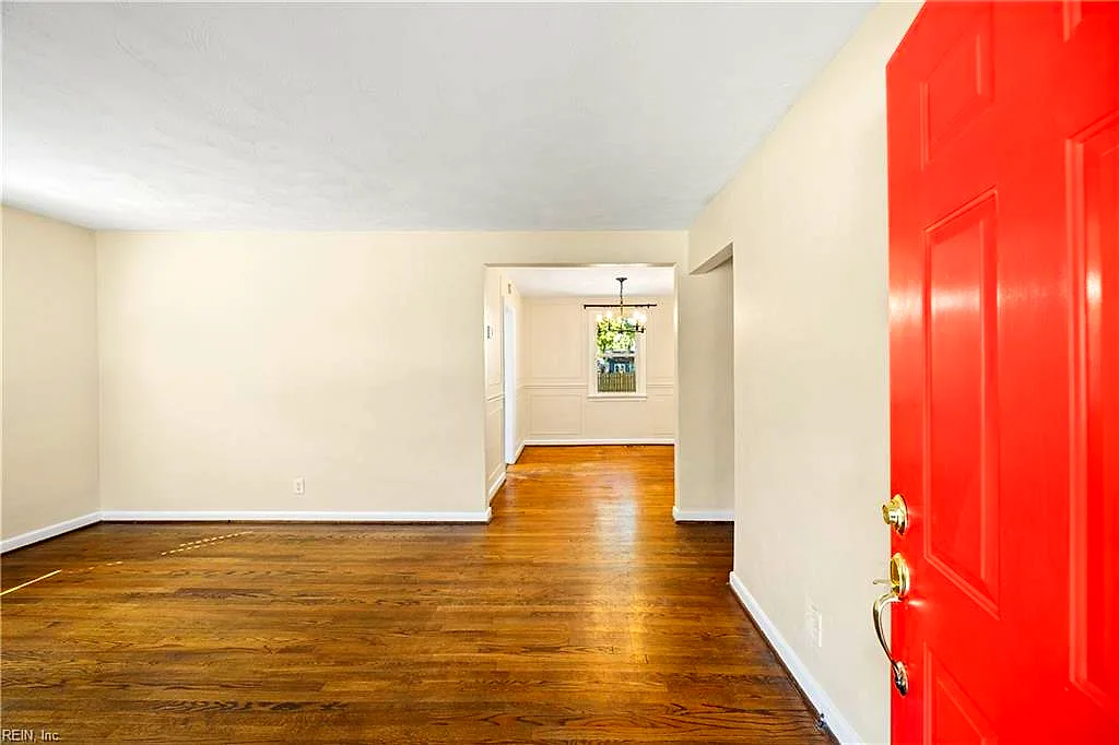 1322 Paul St, Norfolk — photo