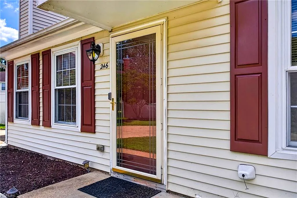 246 Gate House Rd, Newport News — photo