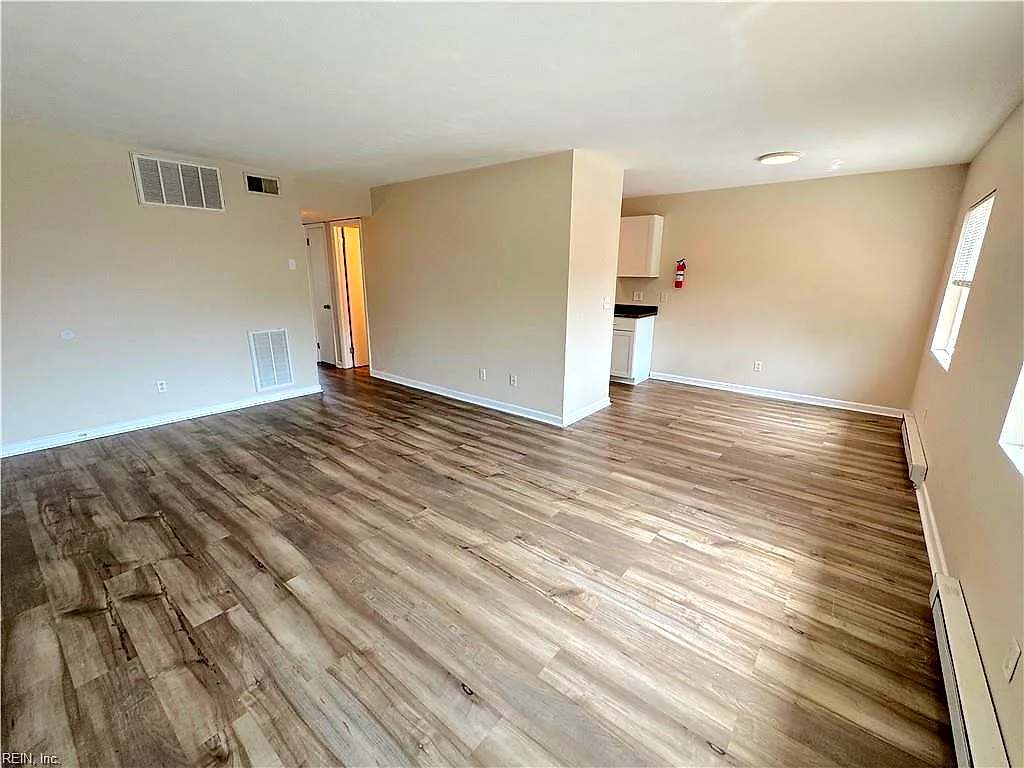 1126 Sparrow Rd #12, Chesapeake — photo