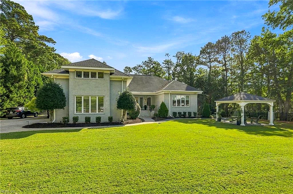 700 Linbay DR, VIRGINIA BEACH VA 23451
