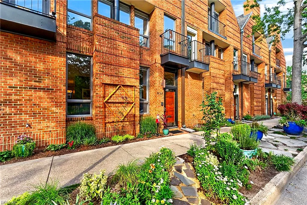 915 Botetourt Gdns, Norfolk — photo