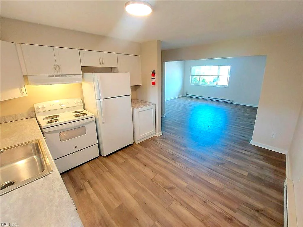 1128 Sparrow Rd #8, Chesapeake — photo