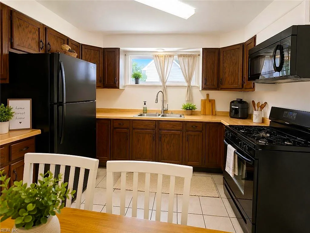 1505 Sparrow Rd, Chesapeake — photo