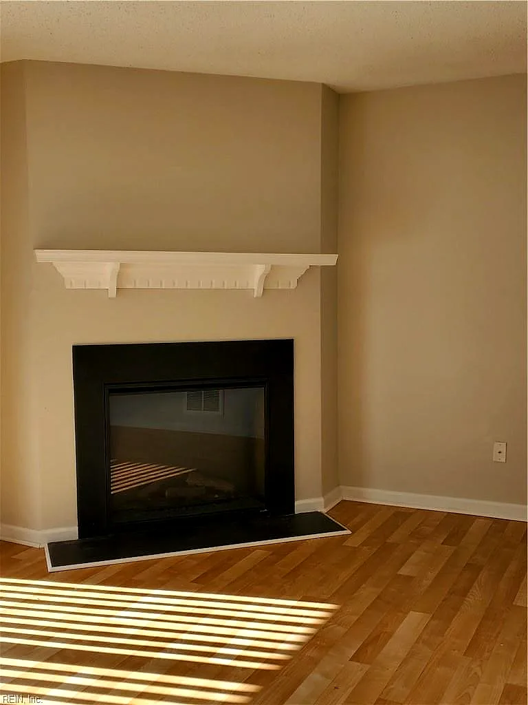 5668 Landfall Dr, Virginia Beach — photo
