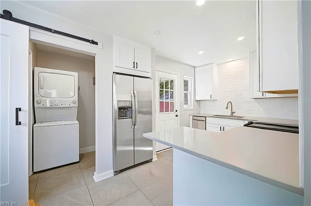 553 Summers Dr, Norfolk — photo