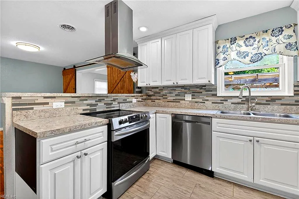 3104 Coach House Ln, Virginia Beach — photo