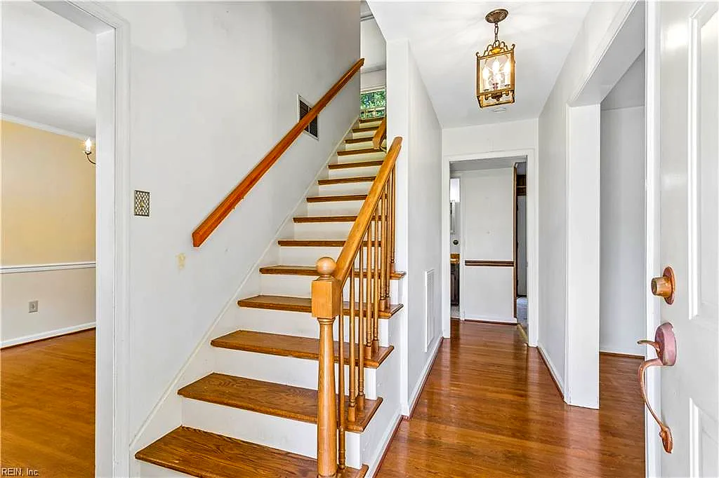 122 Tabb Ln, Yorktown — photo