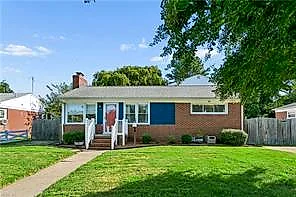 12 Markham DR, HAMPTON VA 23669