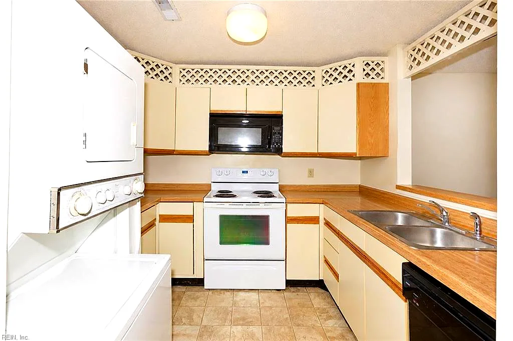 1203 Jamestown Rd #F4, Williamsburg — photo