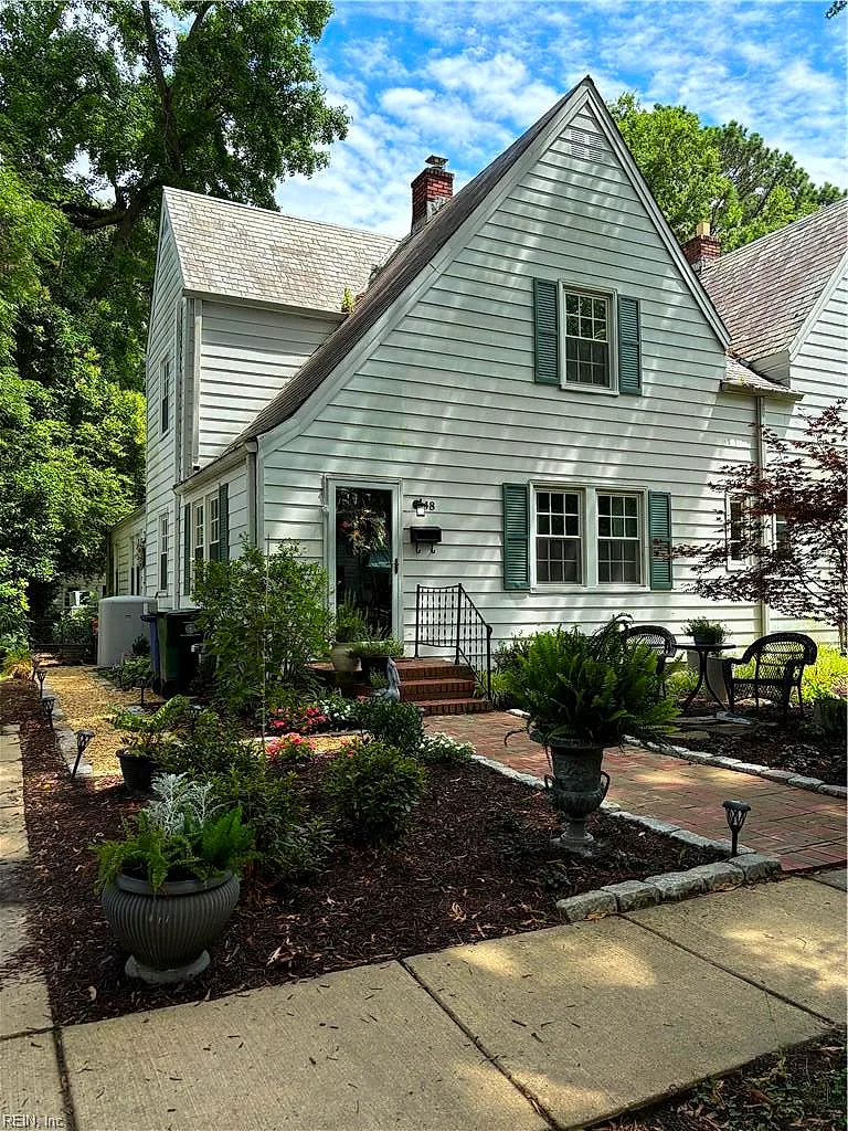 48 Hopkins ST, NEWPORT NEWS VA 23601