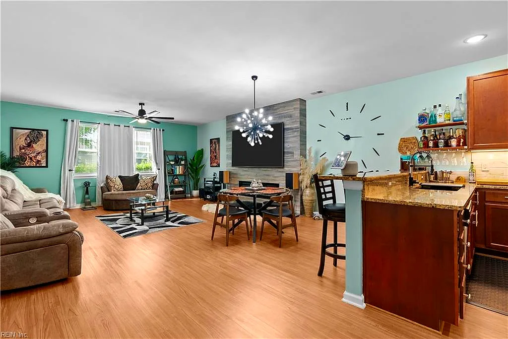 4332 Hillingdon BND #106, CHESAPEAKE VA 23321