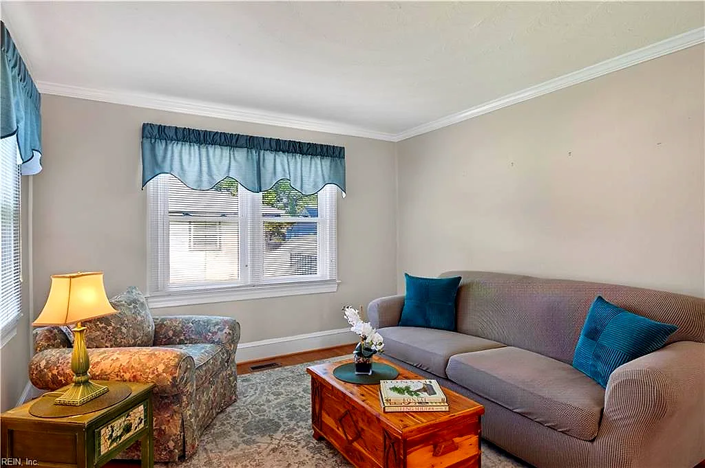 2528 Shafer St, Norfolk — photo