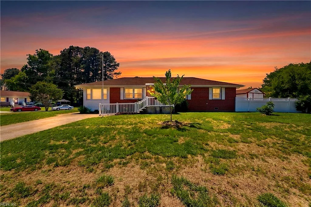 26 Prince William RD, NEWPORT NEWS VA 23608