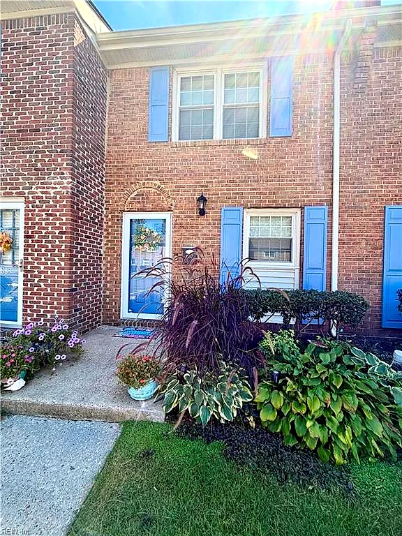 887 Elizabeth CT, VIRGINIA BEACH VA 23451