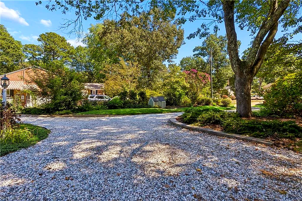 208 Nelson District Rd, Yorktown — photo