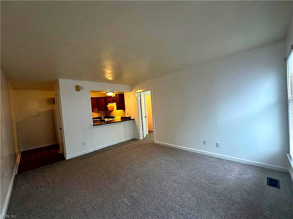 320 Washington St #C, Portsmouth — photo