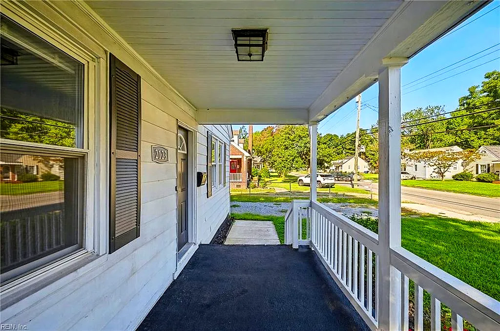 2123 Greenwood Dr, Portsmouth — photo